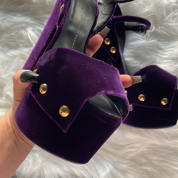 Giuseppe Zanotti Purple Velvet Heels - Picture 10 of 17